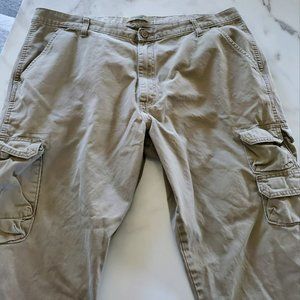 Wrangler Men's Khaki Cargo Pants size 42 x 30